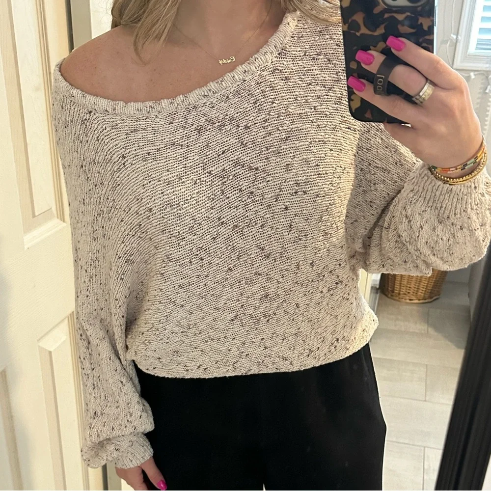 Sweater - Picture 1 of 2